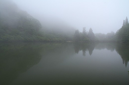 霧の繩ヶ池