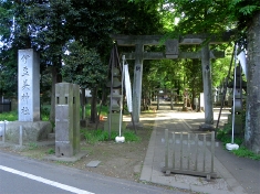そして「和泉」に繋がる伊豆美神社がある